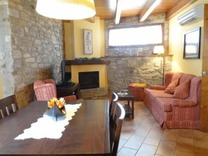 Téléviseur, foyer, lecteur de DVD