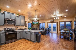 Interior - Smoky Mountain Views! Game Room, Theater, Hot Tub – Sleeps 10 (Gatlinburg)