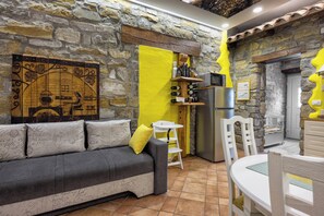 TV - Apartment superior "Žaneštra" for 4 adult + 2 children  (Marezige)