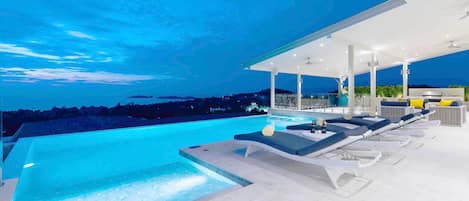 Superior Villa, 4 Bedrooms, Private Pool, Ocean Sunset View | Piscine privée