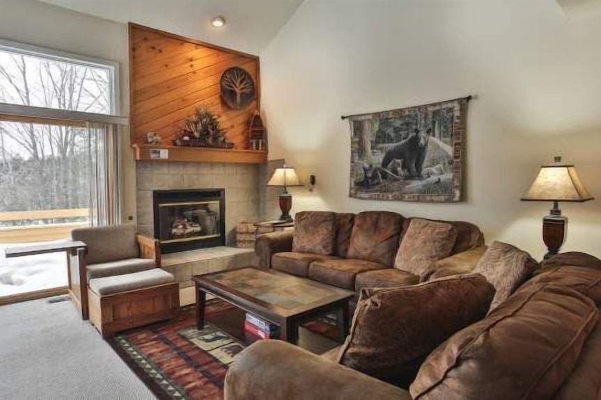 Close To Golf Courses, Nubs Nob And Boyne Skiing, Trout Creek Condo #115 - 3 Bdrms, 2 Baths - Harbor Springs, MI
