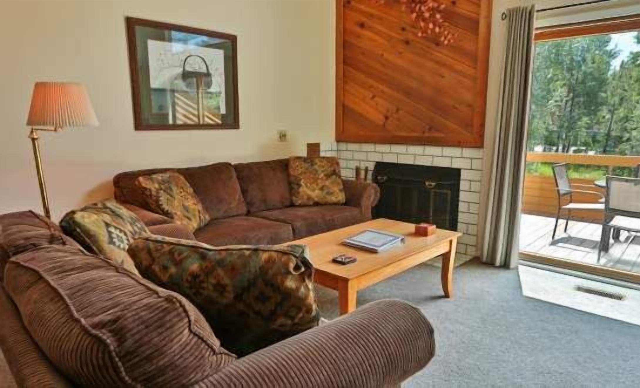 Next to Pond, Fitness Center with Indoor Pool and Hot Tub. Trout Creek Condo #20 - 3 Bedroom Loft