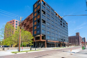 Exterior - MINNeSTAY* Sable 608 - One Bedroom | North Loop | Target Center (Minneapolis)