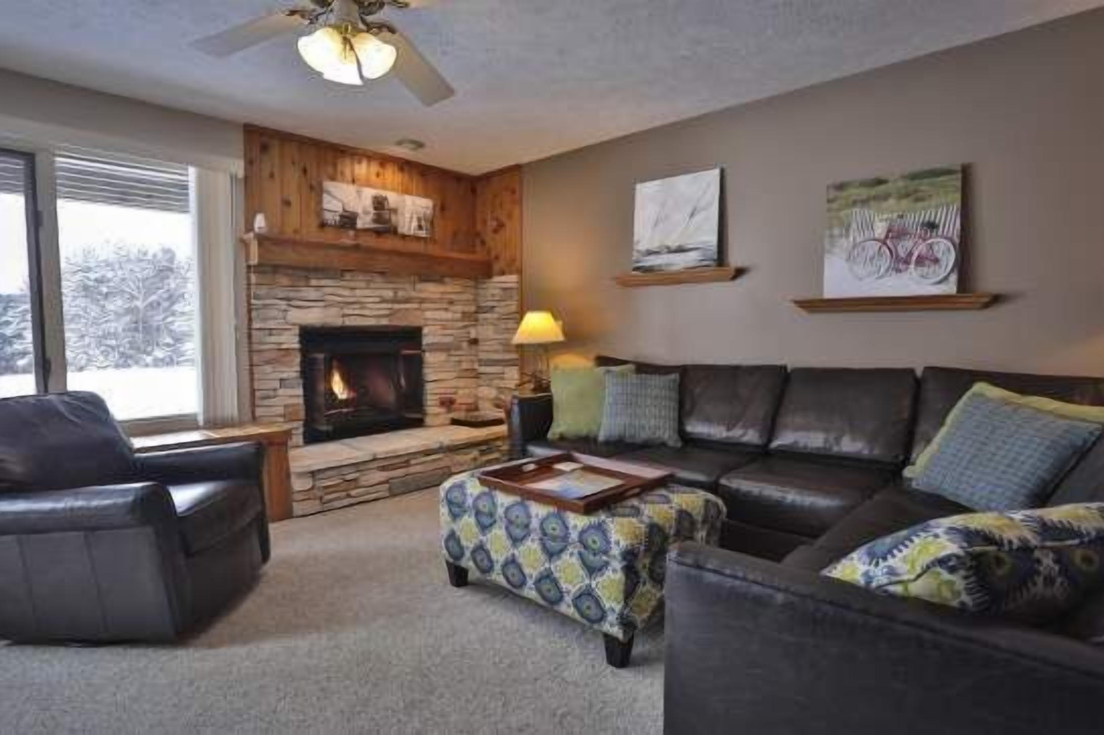 One Bedroom, Spacious Trout Creek Condo #55. On-Site Amenities. Close to Nubs Nob with Free Shuttle