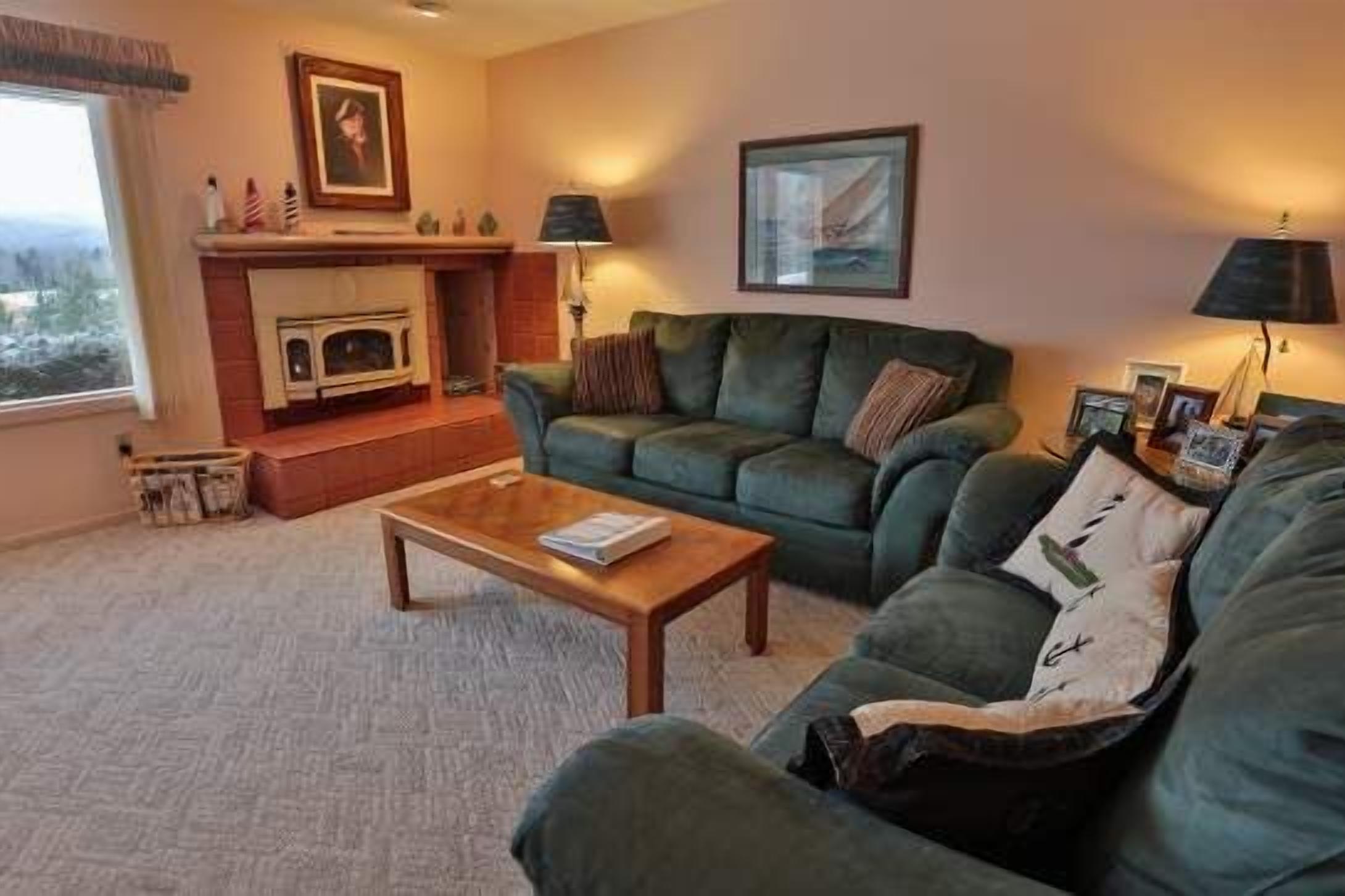 1500 Sq Ft Spacious Condo at Trout Creek - #70 - 2 Bdrm 2 Bath Plus. Gas Fireplace, Jacuzzi, Kitchen