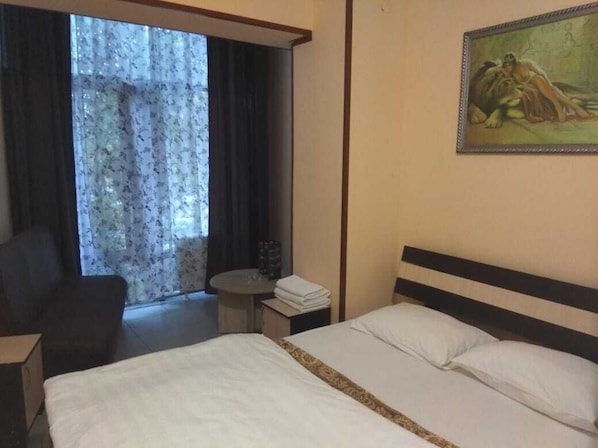 Basic Double or Twin Room | Blackout drapes, soundproofing, free WiFi, bed sheets