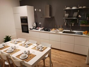 Free daily buffet breakfast  - Armisi B&B (Catania)