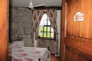 Standard Double Room (Castanhas)