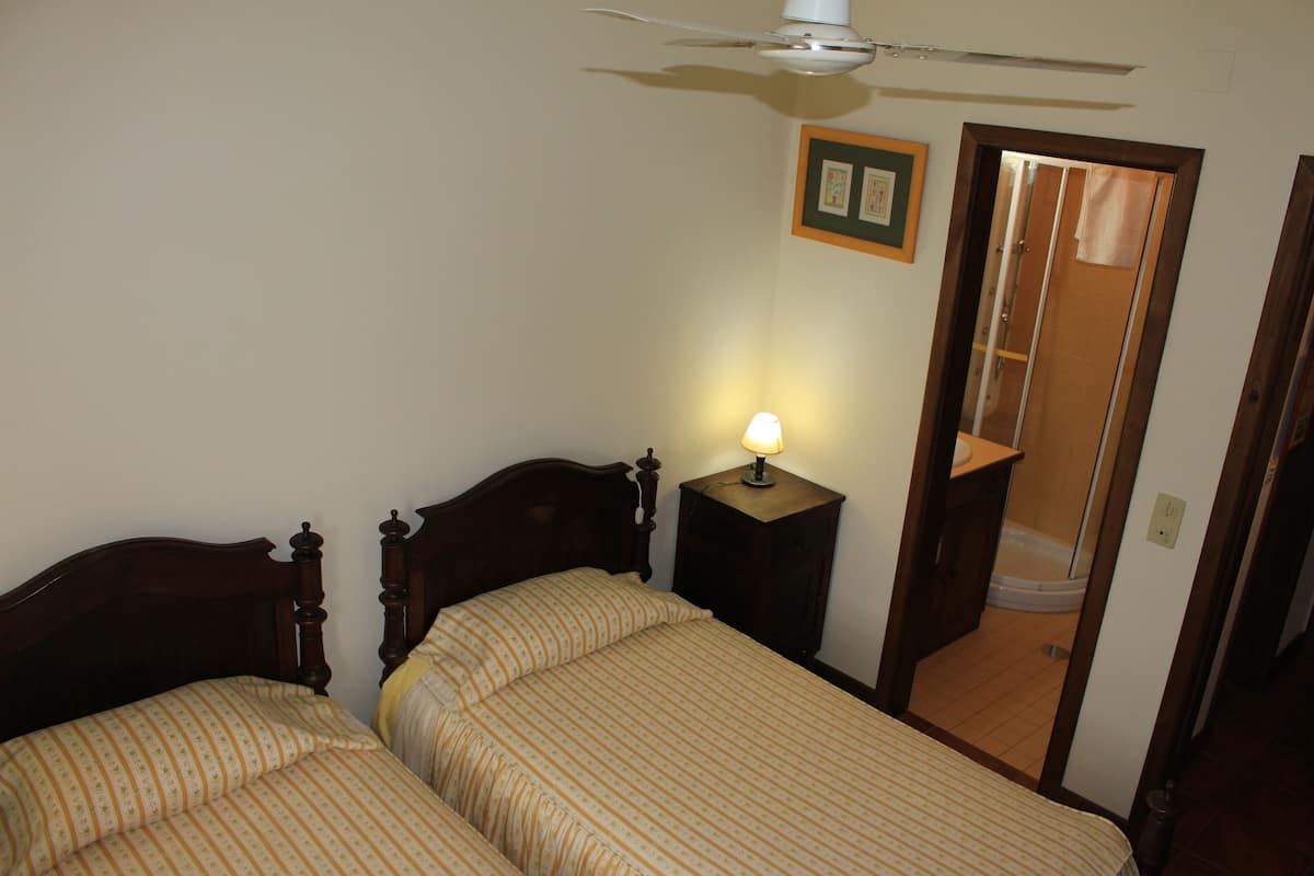 Standard Twin Room (Girassóis)