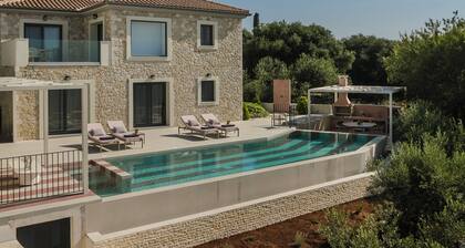 BRANDNEU: Majestic Stone Villa, privater Pool mit Meerblick