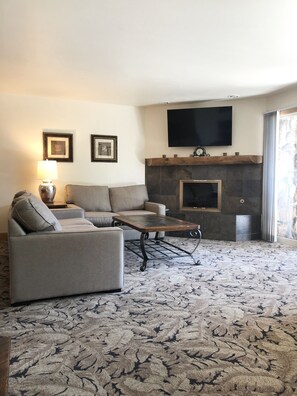 TV connectée, cheminée