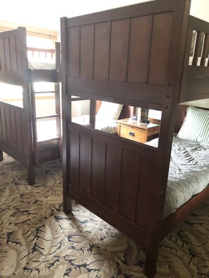 3 bedrooms, WiFi, bed sheets