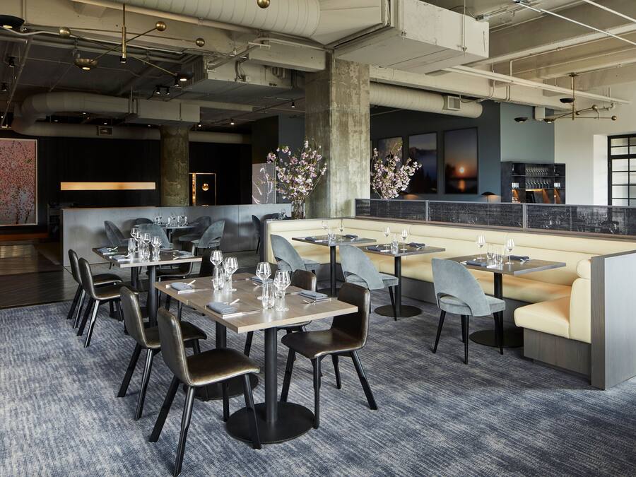 2 restaurants, breakfast, lunch, dinner served; American cuisine