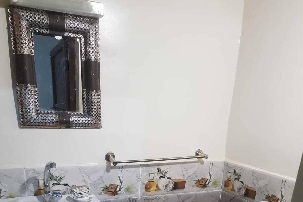 Dusche, Handtücher, Seife, Toilettenpapier