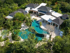 บริเวณภายนอก