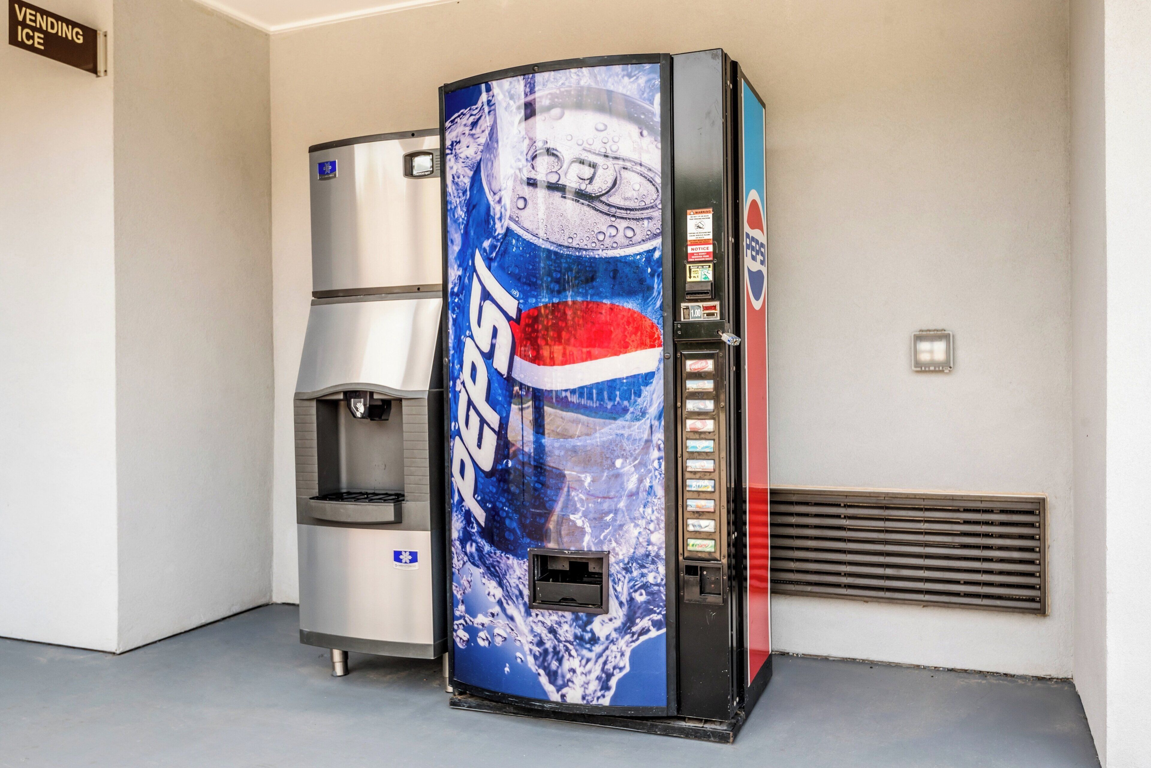 ماكينة بيع آلية