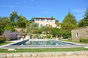 Outdoor pool - In the heart of Grand Luberon, independent gite, beautiful swimming pool, calm (CASTELLET en Luberon)