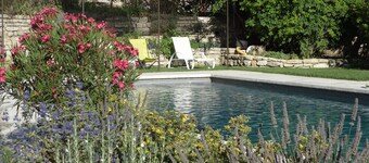 Nel cuore del Grand Luberon, alloggio indipendente, bella piscina, calma