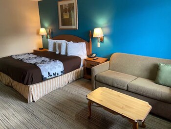 Ashwood Inn & Suites