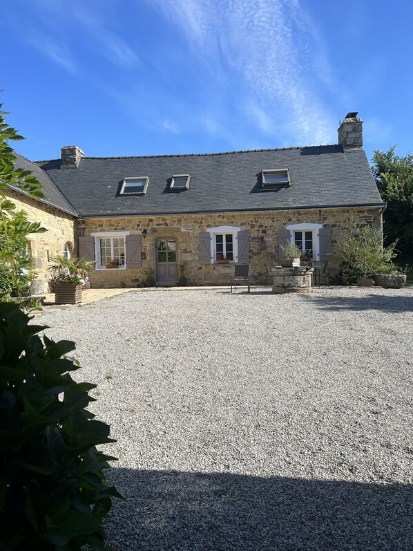 Exterior - Penty Yves in a 17th century Métairie Bretonne *** for 4 people (Crozon)