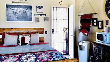 1 bedroom, desk, iron/ironing board, free WiFi