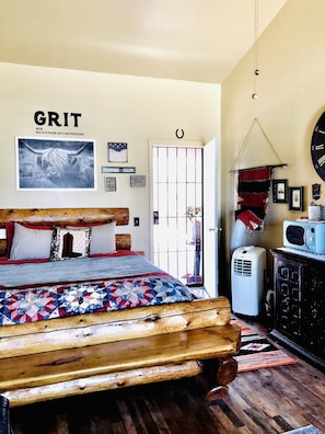 1 habitación, escritorio, tabla de planchar con plancha y wifi gratis 