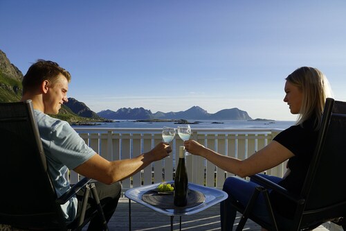 Welcome to Nyken Resort - at the start of the Queen's Route!