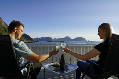 Welcome to Nyken Resort - at the start of the Queen's Route!