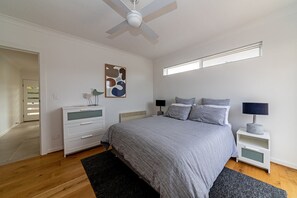 4 dormitorios, tabla de planchar con plancha, wifi gratis y ropa de cama