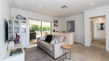 Smart TV, fireplace, video games, DVD player