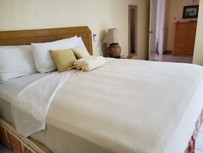 6 bedrooms, WiFi, bed sheets