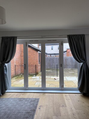 House, Private Bathroom, Courtyard View | Lounge