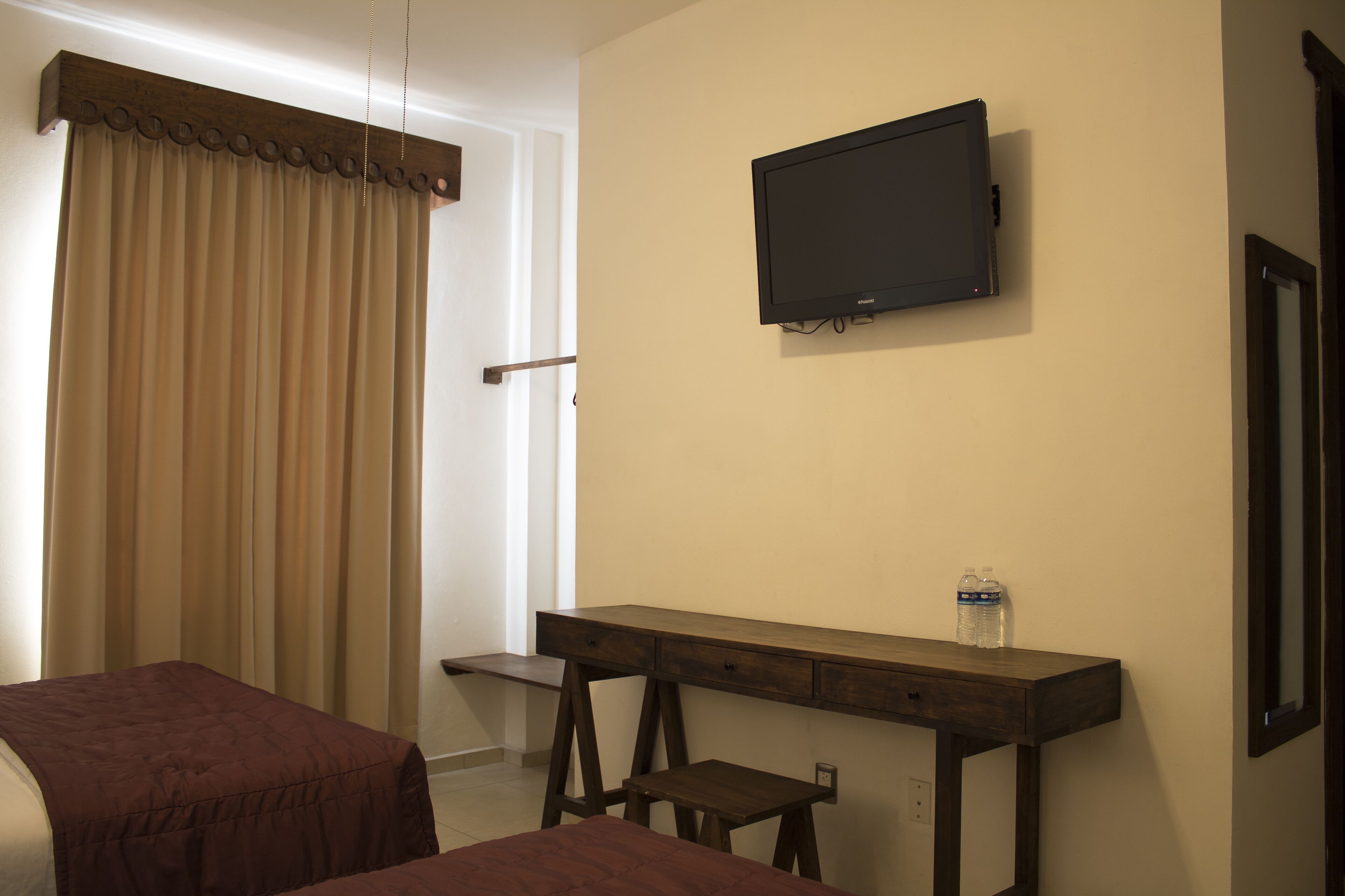 basic quadruple room | television