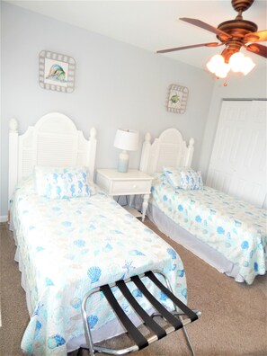 3 bedrooms, iron/ironing board, WiFi, bed sheets