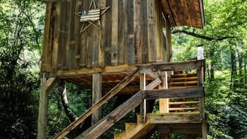 Exclusive Tree House (No Electricity) | 1 bedroom, individually decorated, individually furnished