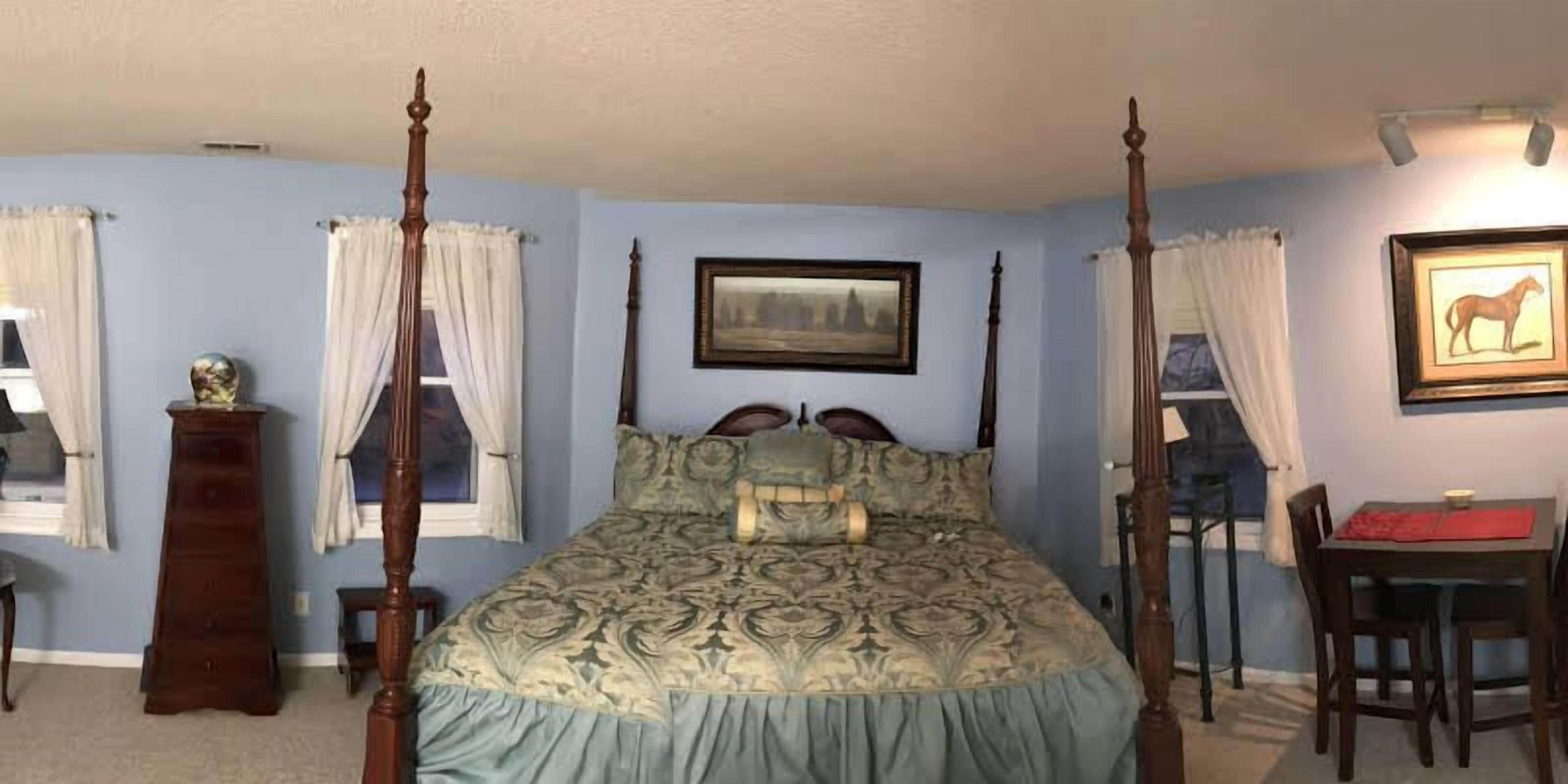 The Jefferson Room | Individually decorated, individually furnished, iron/ironing board