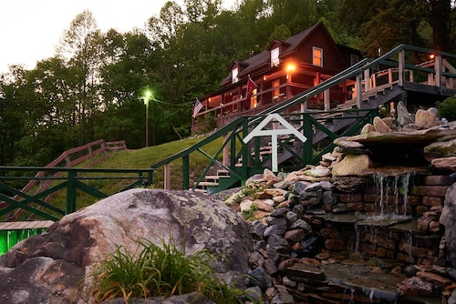 Mountain Harbour B&B and Hiker Hostel