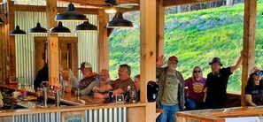 Restaurant - Mountain Harbour B&B and Hiker Hostel (Roan Mountain)