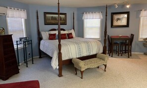 The Jefferson Room | Individuelt dekorert, individuelt innredet og strykejern/-brett