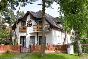 Exterior - wygodne noclegi w dobrej cenie Villa Ula -  Pokój czteroosobowy typu Superior (Pobierowo)