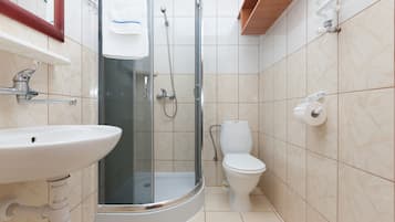 Dusche, Haartrockner, HandtĂŒcher, Seife