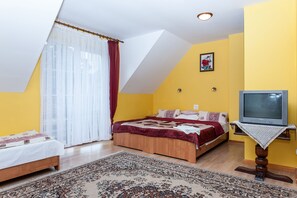 1 habitación, tabla de planchar con plancha, wifi y ropa de cama