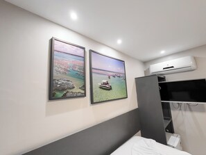 Triple Room | Blackout curtains, free WiFi, bed sheets