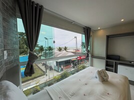 Double Room, Sea View | City view from property
