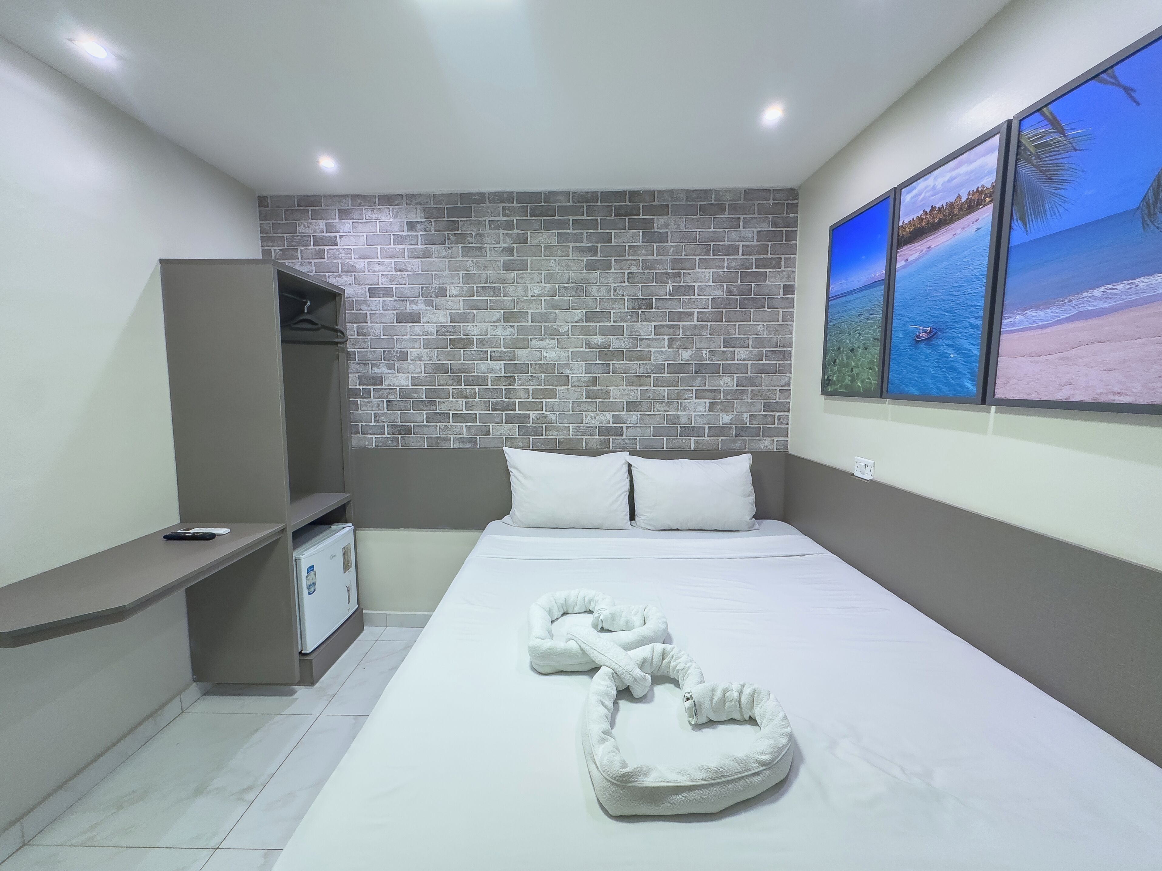 Basic Double Room | Blackout drapes, free WiFi, bed sheets