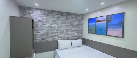 Blackout curtains, free WiFi, bed sheets