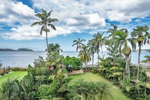 Property grounds - Ultimate 9BR/11BA Oceanfront Villa in Costa Rica (Playa Potrero)