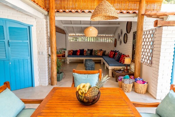 House | Private kitchen | Oven, dishwasher, blender, cookware/dishes/utensils