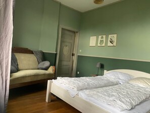 4 bedrooms, WiFi, wheelchair access