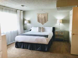 2 bedrooms, iron/ironing board, WiFi, bed sheets